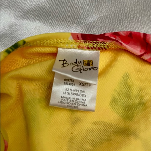 Body Glove Sunny Mango string bikini bottom. Women’s XS - Picture 4 of 5